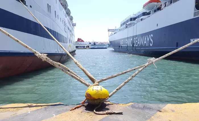 Δεμένα τα καράβια στα ελληνικά λιμάνια λόγω κακοκαιρίας