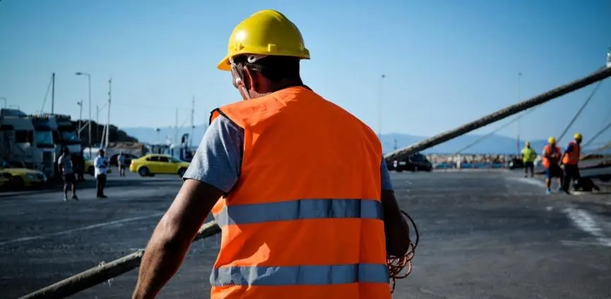 24ωρη απεργία την Παρασκευή στα λιμάνια