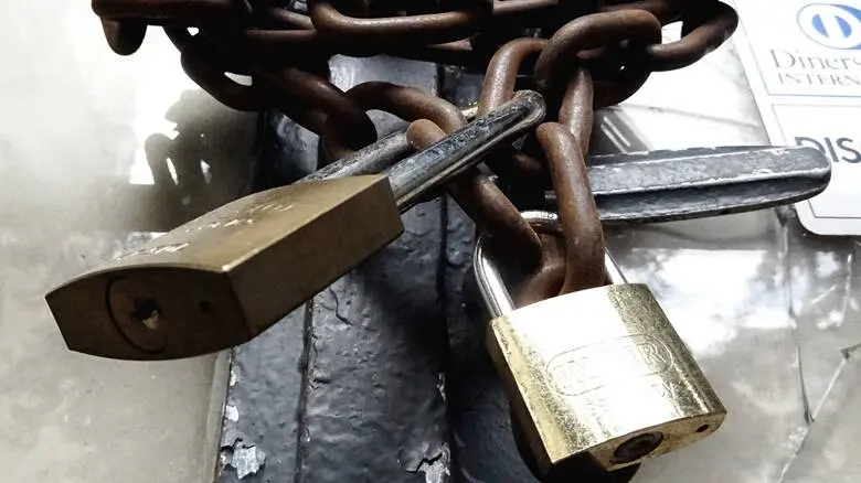 Λουκέτο βάζει μεγάλο ελληνικό εργοστάσιο