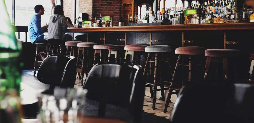 Μπάχαλο ανάμεσα σε Κυβέρνηση και κέντρα αναψυχής για τις συναθροίσεις