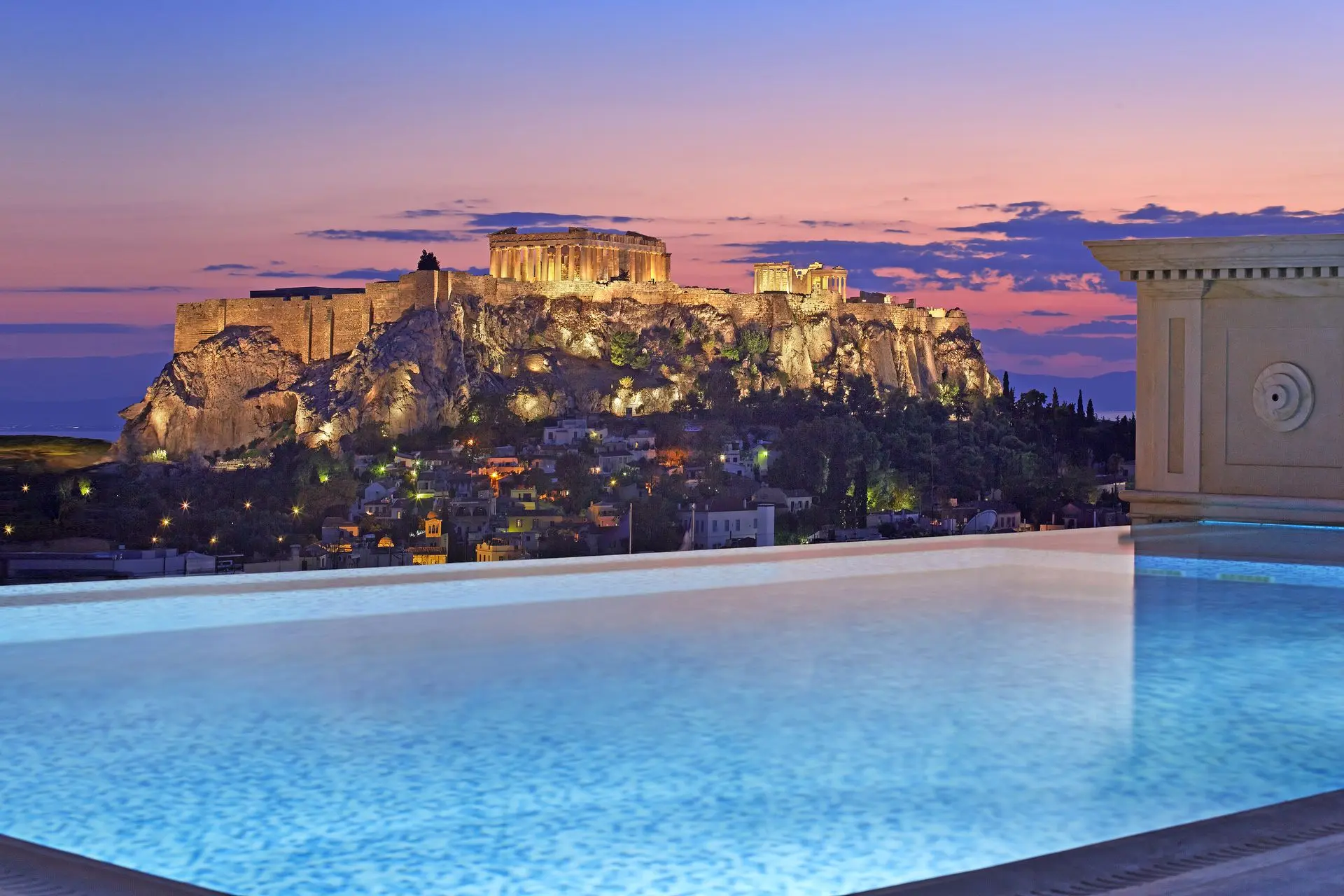 Έρχεται πόλεμος τιμών στα ξενοδοχεία της Αττικής