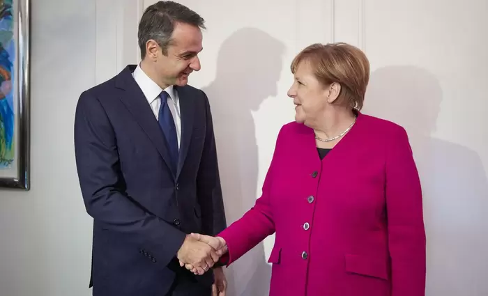 Spiegel: Ο Κυριάκος Μητσοτάκης ζητεί επενδύσεις, όχι χάρες