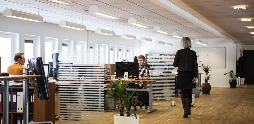 Η Έφορος Εταιρειών θα αποδεχτεί αλλαγές που ζητούν πάροχοι υπηρεσιών