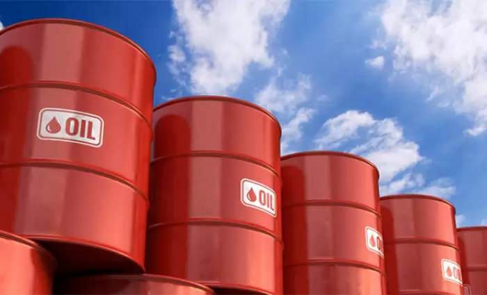 Πέφτουν οι τιμές του πετρελαίου