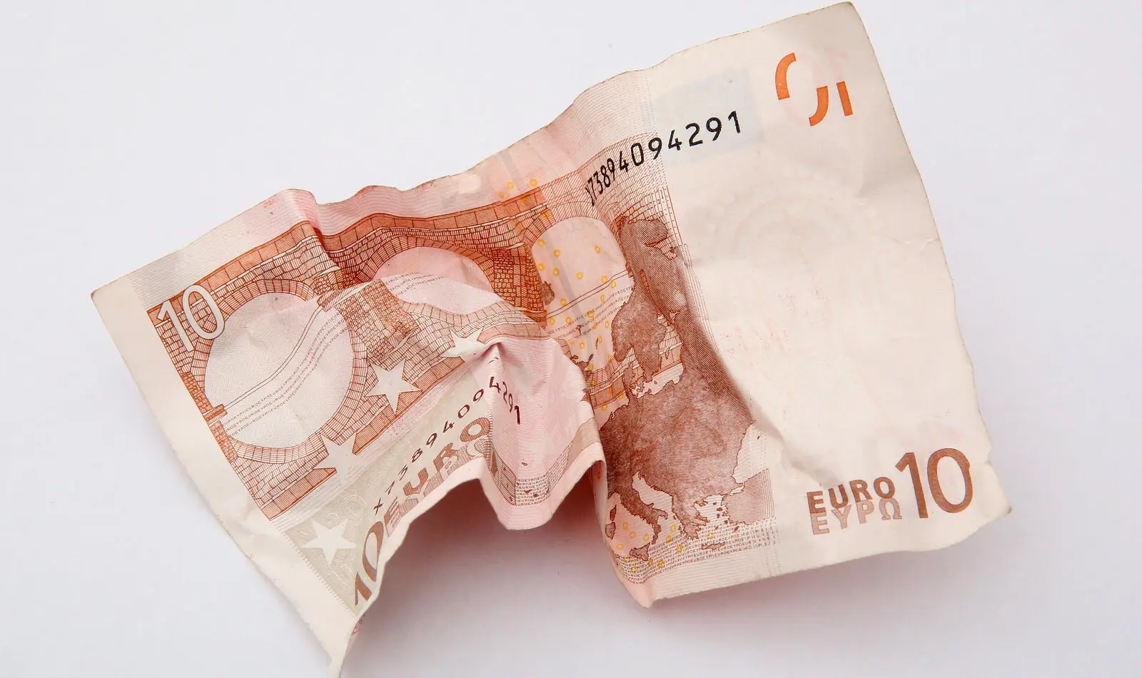 48% των Ελλήνων ζουν κάτω από το όριο της φτώχειας 