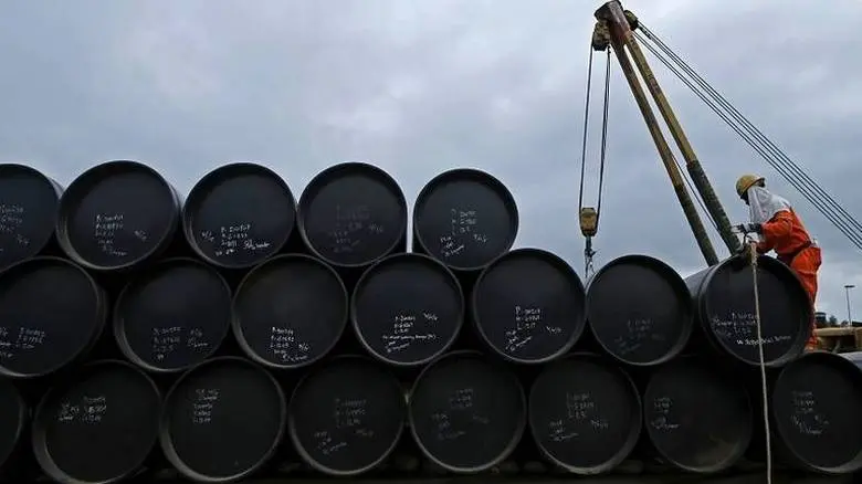 Συνεχίζεται η πτώση στις τιμές του πετρελαίου