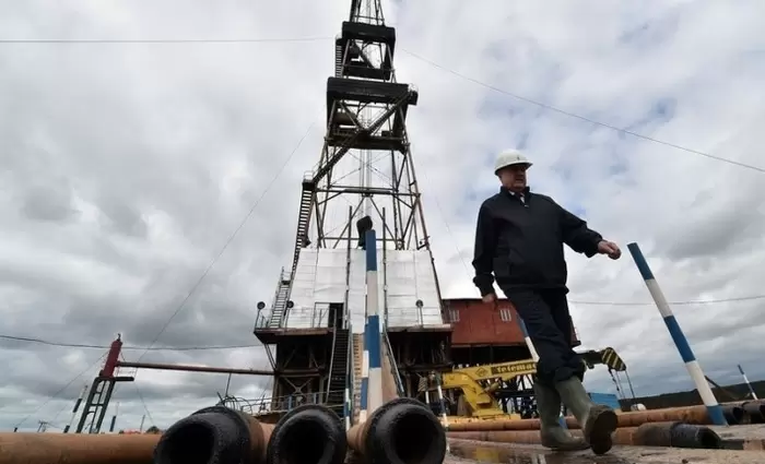 Εκτίναξη για το πετρέλαιο μετά τις αμερικανικές κυρώσεις σε Rosneft - Lukoil