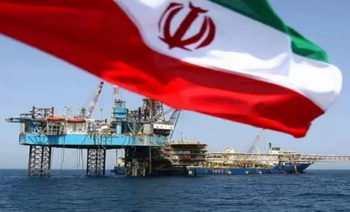 Το πετρέλαιο «κινείται» στους ρυθμούς των ιρανικών επιθέσεων