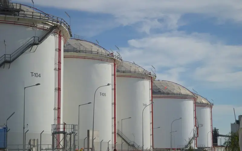 Πράσινο φως στο κρατικό τερματικό αποθήκευσης πετρελαιοειδών