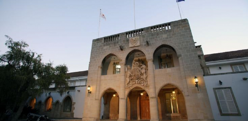 Σύσκεψη ΠτΔ με γιατρούς και νοσηλευτές