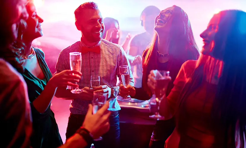 Κέντρα Αναψυχής: Να αναθεωρηθεί το πρωτόκολλο για τους ιστάμενους θαμώνες