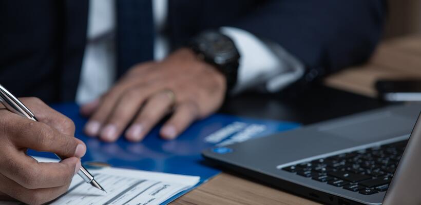 Περσιάνης: Η φήμη λόγω κυρώσεων επηρεάζει την προσέλκυση επενδυτών