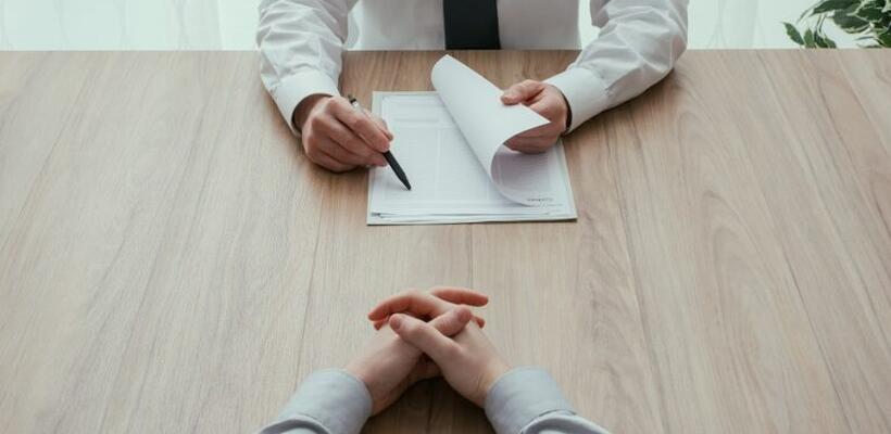 Προσοχή στο job-hopping: Κάθε πότε μπορείτε να αλλάζετε δουλειά;