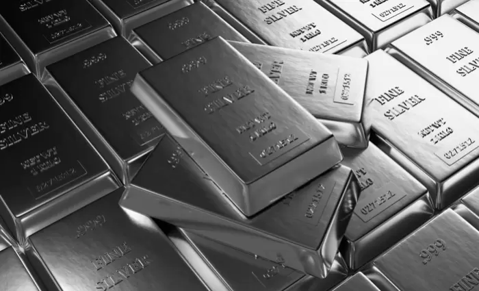 Κύμα ρευστοποιήσεων στο ασήμι - Υποχωρεί από τα κέρδη ρεκόρ