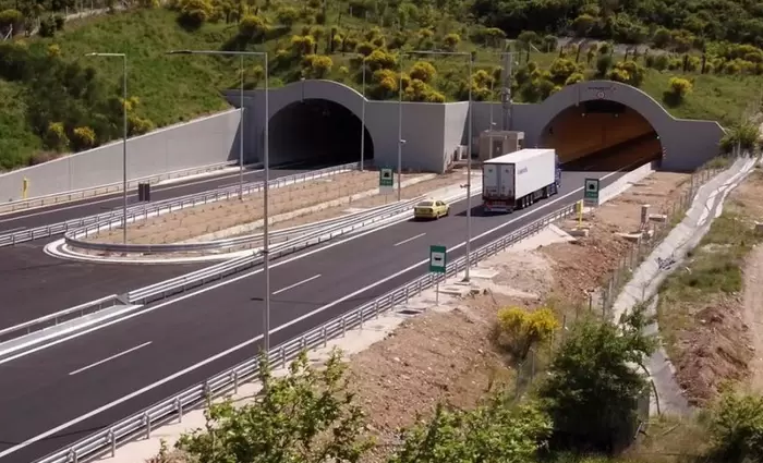Η Ελλάδα αποκτά «έξυπνα» τούνελ (vid)