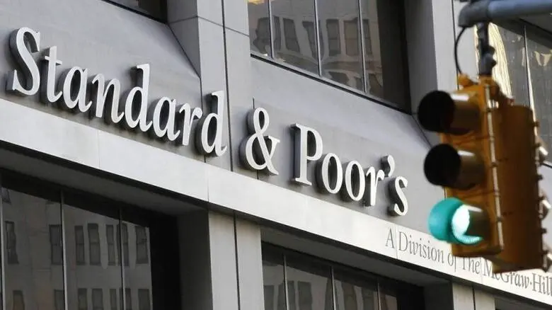 Ο οίκος S&P αναβάθμισε στην επενδυτική βαθμίδα την ελληνική οικονομία
