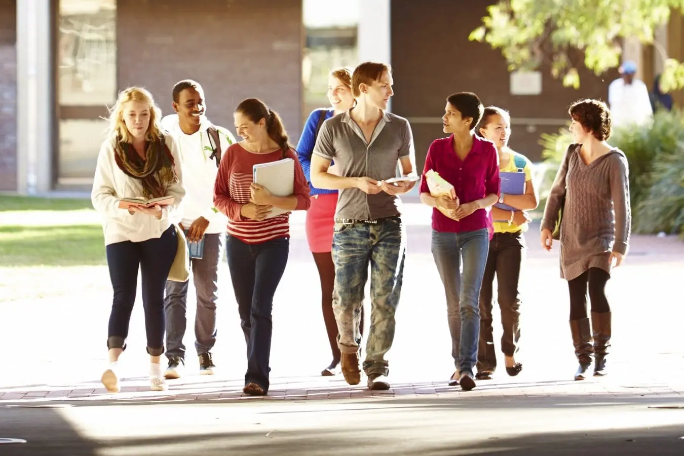 Επίδομα €700 σε φοιτητές για στέγαση και αεροπορικά