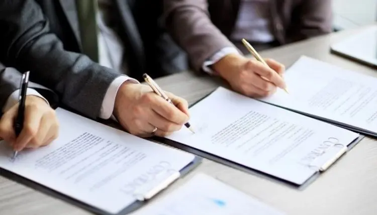 Μειώνεται το πέναλτι στις εταιρείες για ετήσιες εκθέσεις - Τι θα πληρώνουν