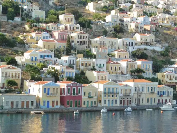 Δωδεκάνησα: Κινδυνεύουν να χάσουν την περιουσία τους 20.000 ιδιοκτήτες 