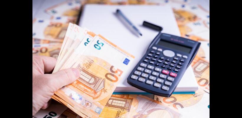 Πόσα χρήματα διασφαλίζουν μια άνετη σύνταξη και πόσα καλύπτει το ΤΚΑ