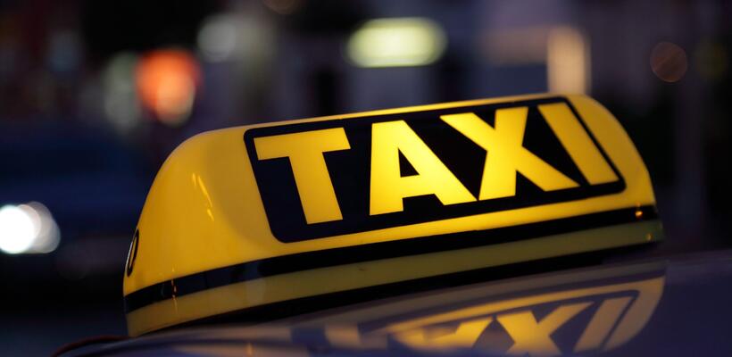 Αναστέλλεται η στάση εργασίας των οδηγών ταξί