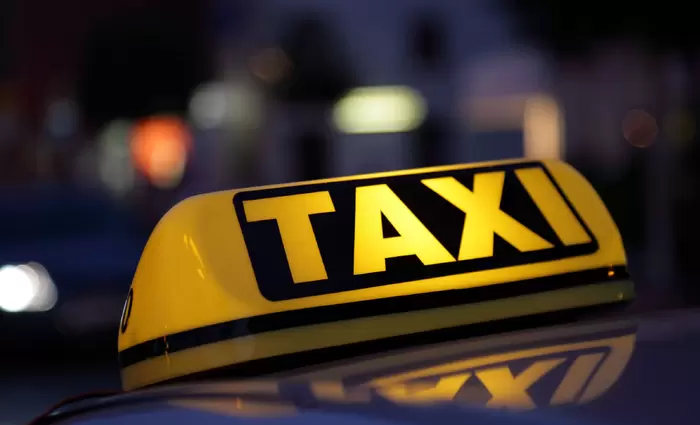 Τα ταξί στο αεροδρόμιο Λάρνακας κατέβασαν χειρόφρενο 