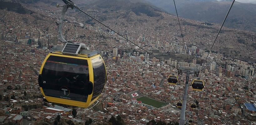 Στη Βολιβία το τελεφερίκ λύνει το κυκλοφοριακό πρόβλημα