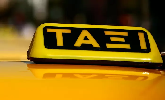 Τρίωρη στάση εργασίας ιδιοκτητών και οδηγών ταξί Λευκωσίας