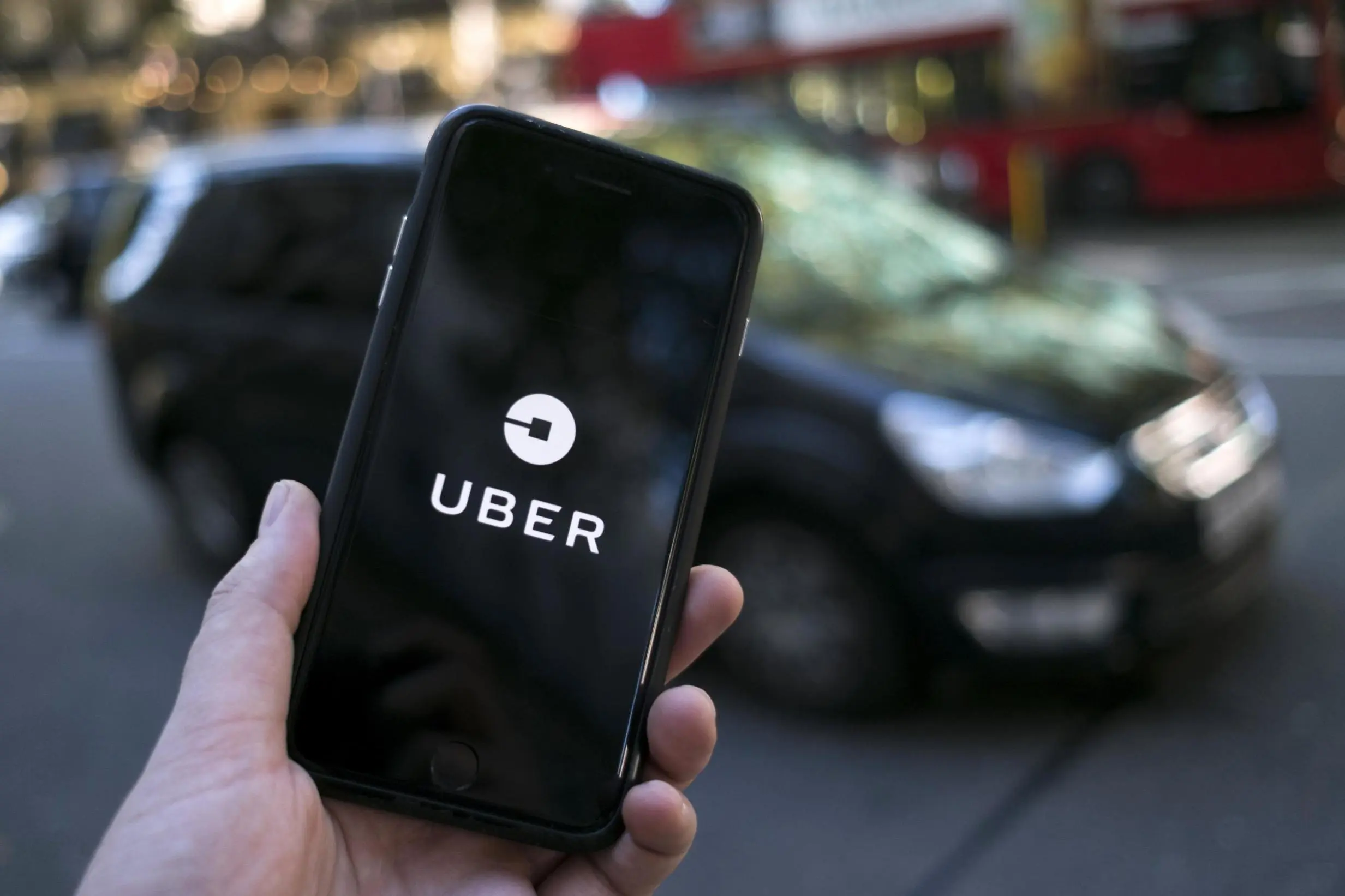 Απόβαση σε ελληνικό νησί κάνει η Uber