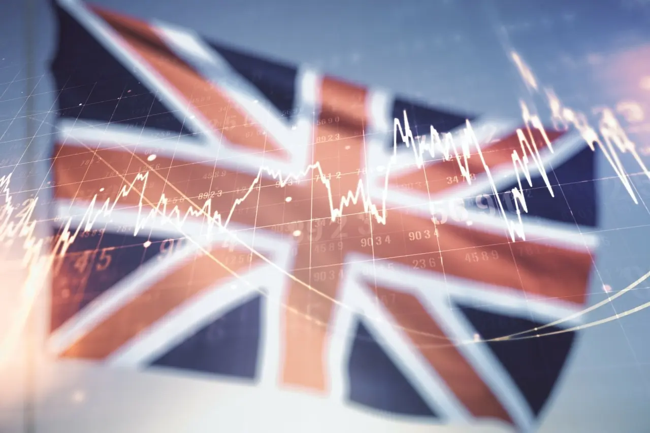 Bρετανία: Aντέχει η αγορά εργασίας - Σε υψηλό 8μήνου οι μισθολογικές αυξήσεις