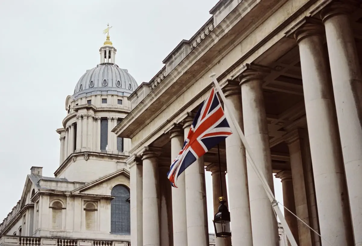 Η φορολογία των Εργατικών «διώχνει» τους πλούσιους από τη Βρετανία