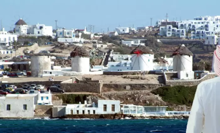 Σε ποια ελληνικά νησιά προσγειώνονται τα 