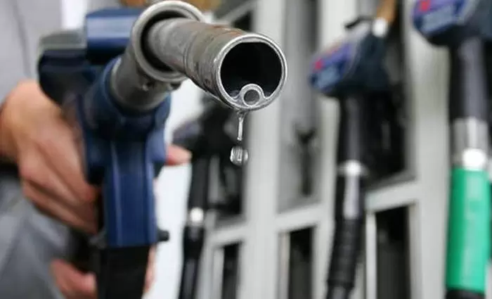 Κίνα: Μείωση των εμπορικών τιμών της βενζίνης