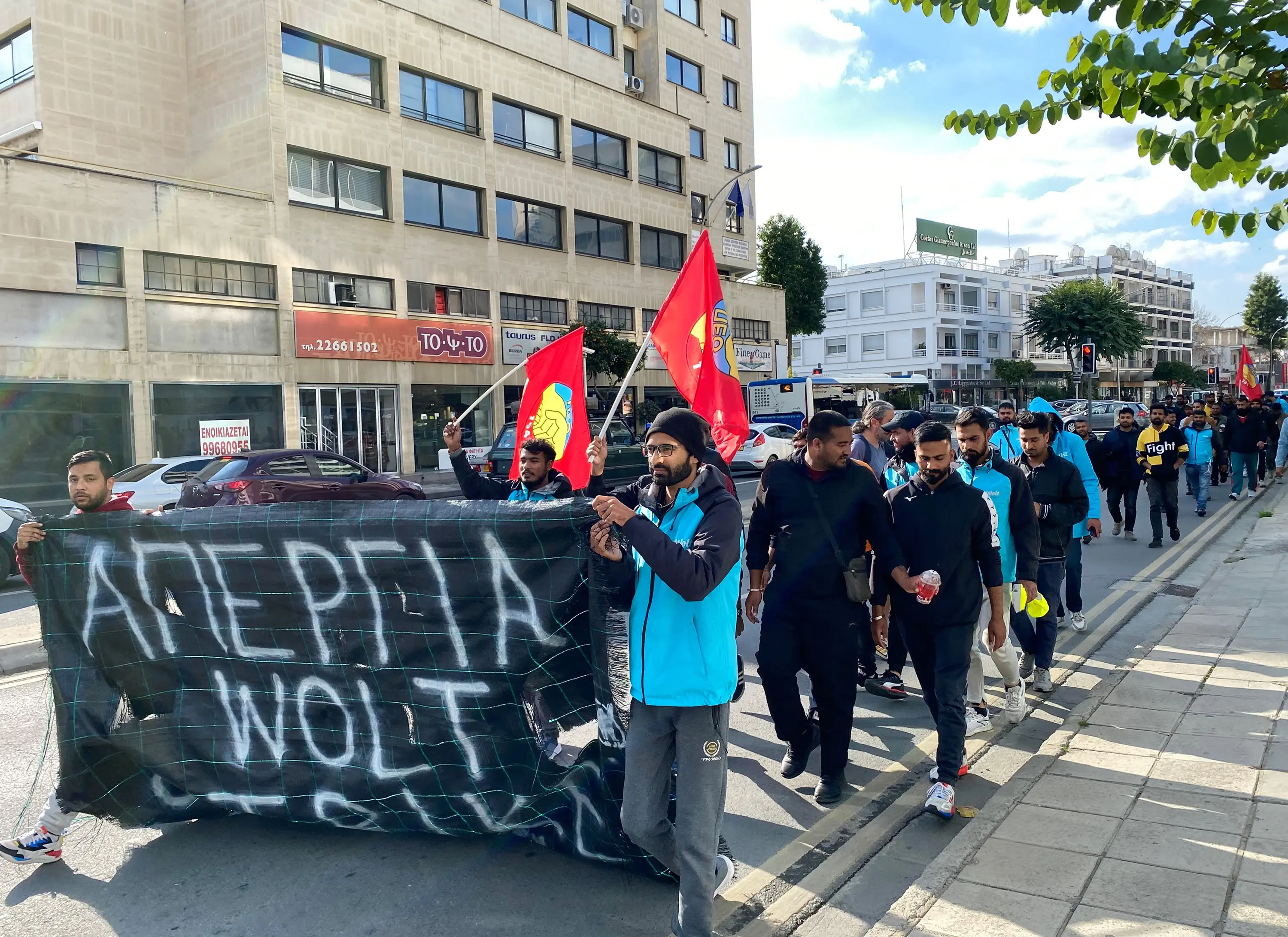 Καλεί σε μεσολάβηση απεργούς και Wolt το Τμήμα Εργασίας