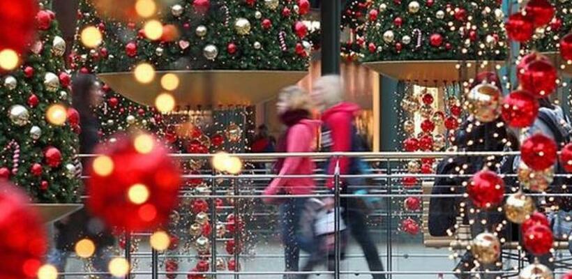 Ζητούν να πληρωθούν νωρίτερα για τα Χριστουγεννιάτικα ψώνια τους