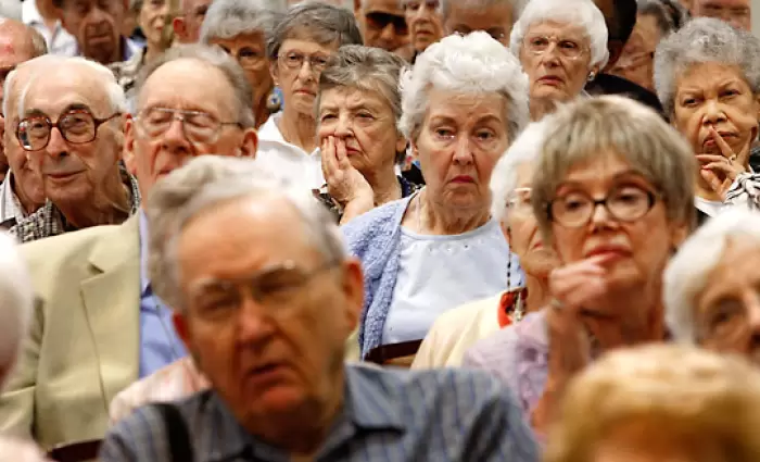 Χώρες που.. γερνάνε: Οι θλιβερές πρωτιές και η πρόβλεψη για την Ελλάδα