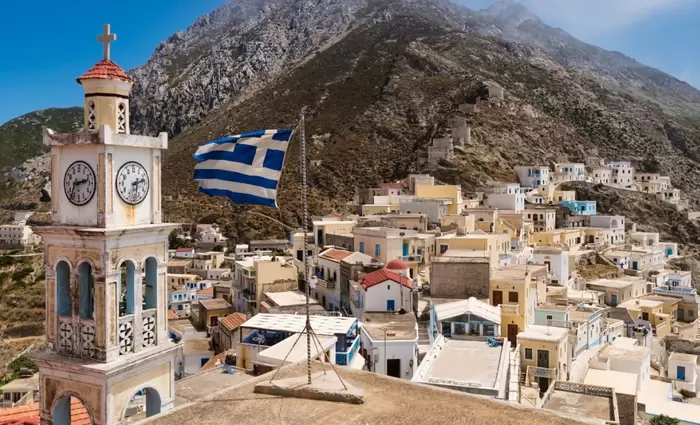 «Γερνά» η Ελλάδα: Χωριά και νησιά δεν έχουν καταγράψει ούτε μία γέννηση εδώ και χρόνια