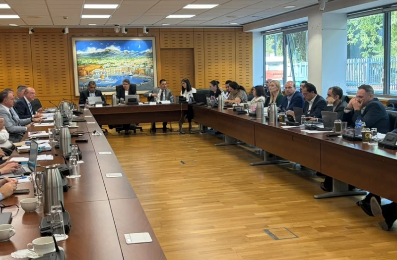 Ανάπτυξη 3% το 2027 προβλέπει ο Υπ. Οικονομικών - Τι είπε για ακρίβεια και δημοσιονομικούς κινδύνους