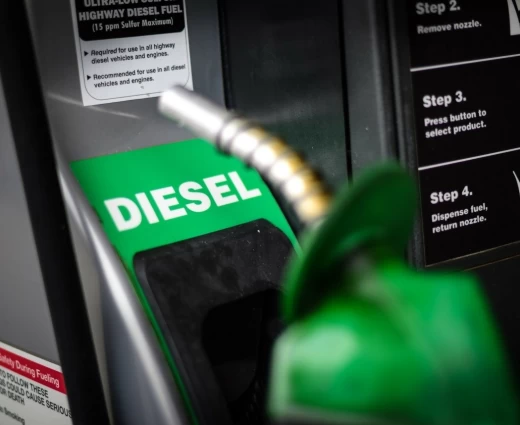 Diesel: Καμπανάκι για ελλείψεις έως το 2027 – Νέα απειλή για τις τιμές