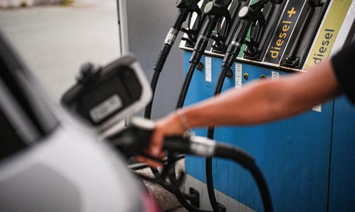 Ντίζελ: Καρφωμένο πάνω από τα €2,10 το λίτρο στην ΕΕ, στα €2,02 στην Κύπρο