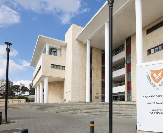 Στα  €1,36 δισ. ευρώ το δημοσιονομικό πλεόνασμα πέρσι - Τελικά στοιχεία για το 2025