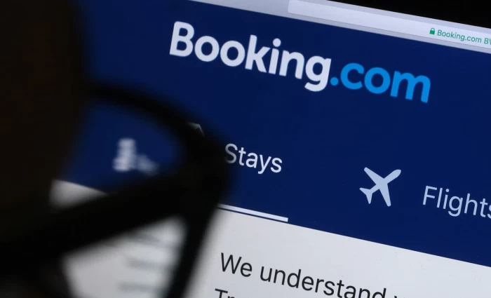 Booking.com: Έρευνα της Κομισιόν για ψεύτικες καταχωρίσεις και απάτες