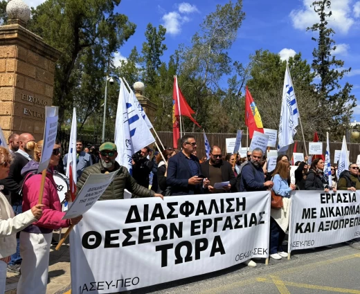 Αναστολή απεργίας αποφάσισαν οι εκπαιδευτικοί ορισμένου-αορίστου χρόνου