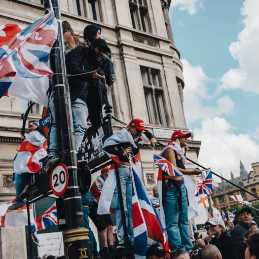 Μία δεκαετία μετά, το Brexit βρίσκεται και πάλι στο προσκήνιο