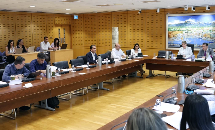 Εμπιστεύματα: Προβληματισμός για υποχρεώσεις έναντι πιστωτών και Φόρου από την πρόταση νόμου που εξετάζει η Βουλή