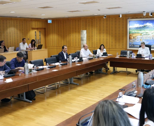 Εμπιστεύματα: Προβληματισμός για υποχρεώσεις έναντι πιστωτών και Φόρου από την πρόταση νόμου που εξετάζει η Βουλή