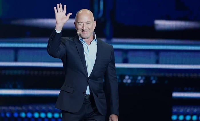 Τζεφ Μπέζος: Το μυστικό fund των $100 δισ. που θα αλλάξει τα πάντα στη βιομηχανία και στην Τεχνητή Νοημοσύνη