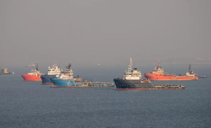 Ο σκιώδης στόλος και τα 60 εκατ. βαρέλια ρωσικού πετρελαίου που διεκδικεί η Ινδία