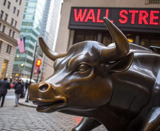 Wall Street: Ιστορικό ρεκόρ μπόνους $49,2 δισ. το 2025 παρά την αβεβαιότητα