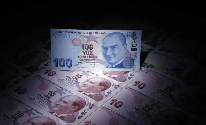 Η μέρα που κατέρρευσε η τουρκική λίρα – Πώς μια οικονομία χάνει την εμπιστοσύνη σε λίγες ώρες